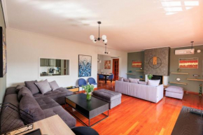 Aiolos Grand super lux suite kalamaki Alimos near the sea